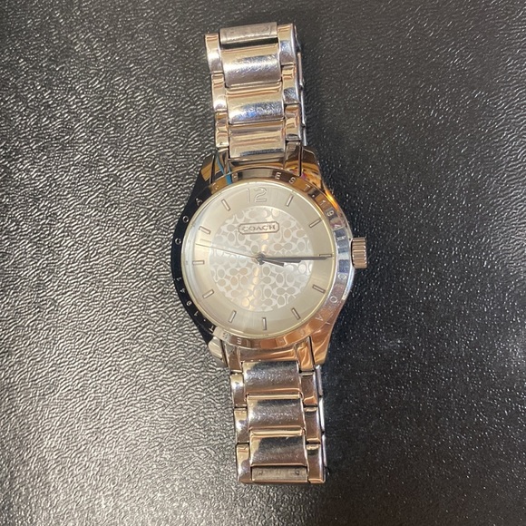 Coach Classic Silver Ladies Wristwatch with Etched Face​ - Picture 9 of 9